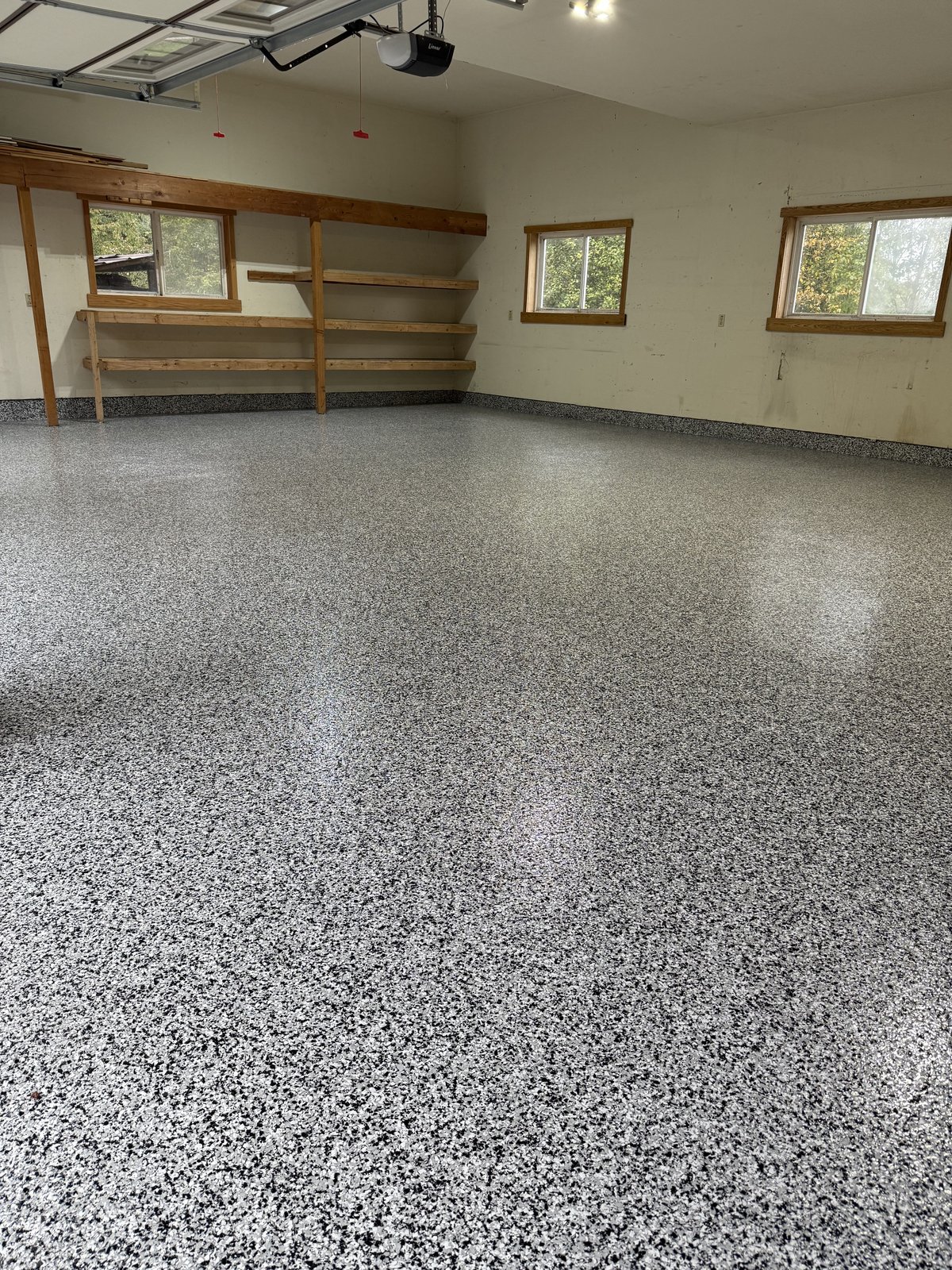 Finished flake epoxy garage floor, Bellingham WA