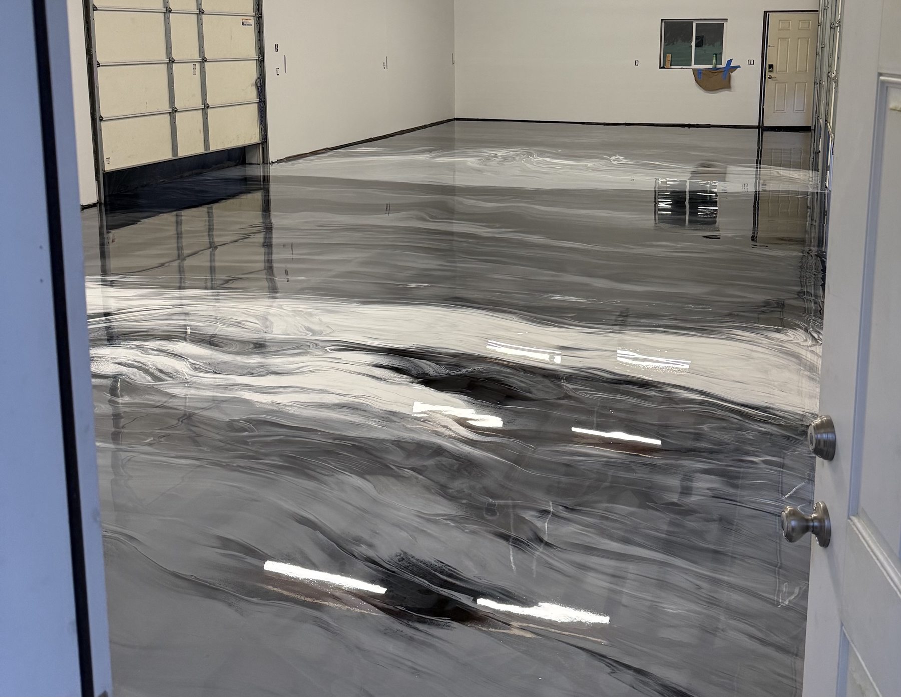 Showroom metallic garage floor